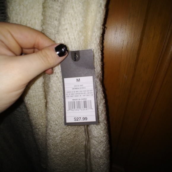 Sleeveless Cardigan - Picture 2 of 2